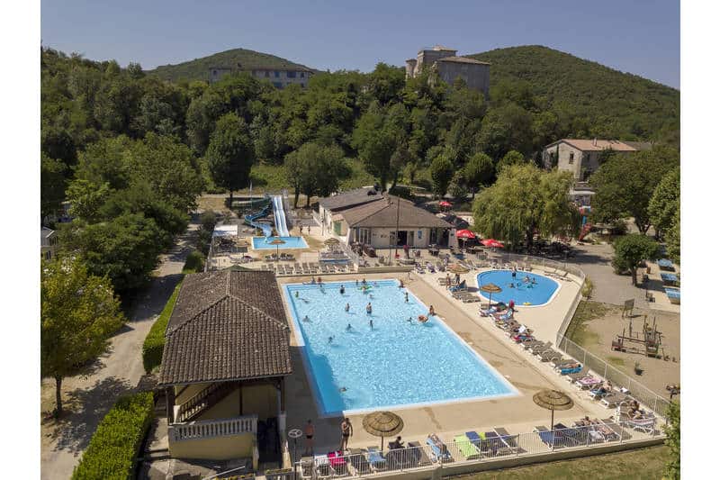 Camping-la-Bastide-en-Ardeche-luchtfoto-zwembad