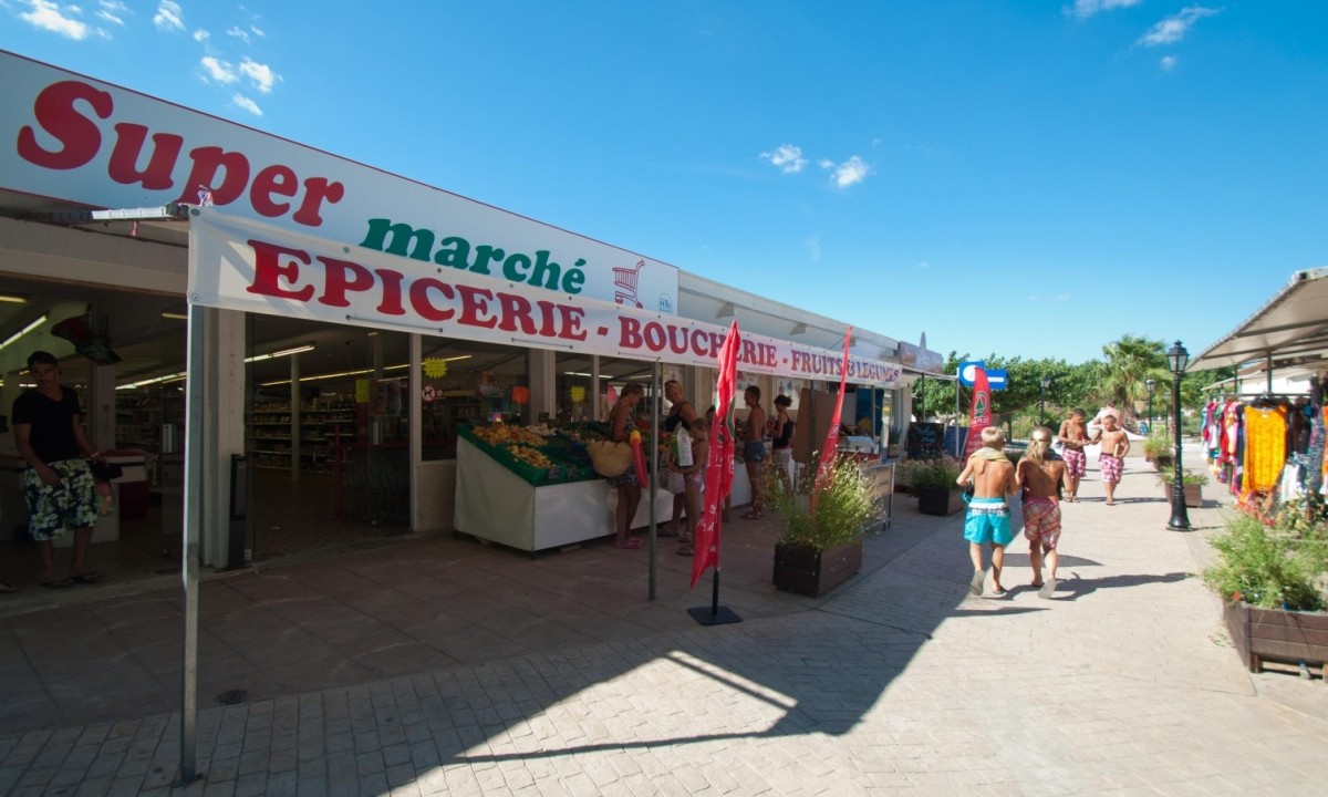Camping-Domaine-de-la-Yole-supermarkt Camping-Domaine-de-la-Yole-supermarkt