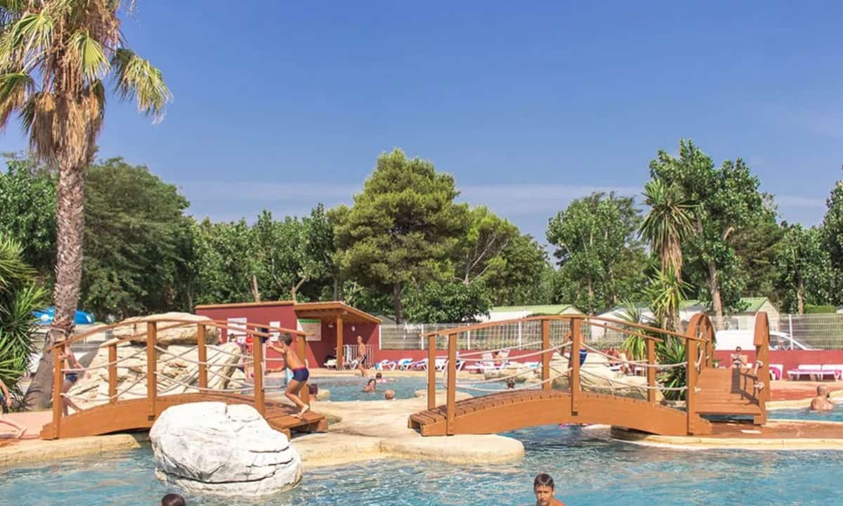 Camping-Les-Peupliers-Canet-en-Roussillon-zwembad-2