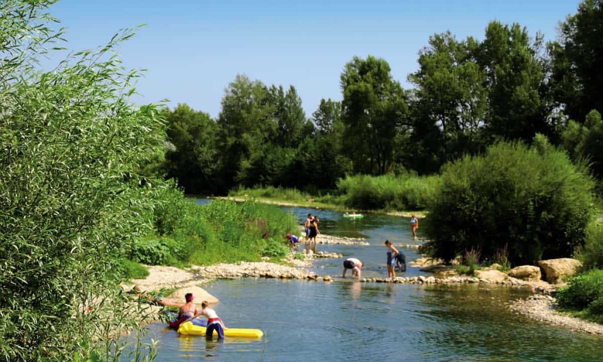 Camping-Domaine-de-Gaujac-rivier