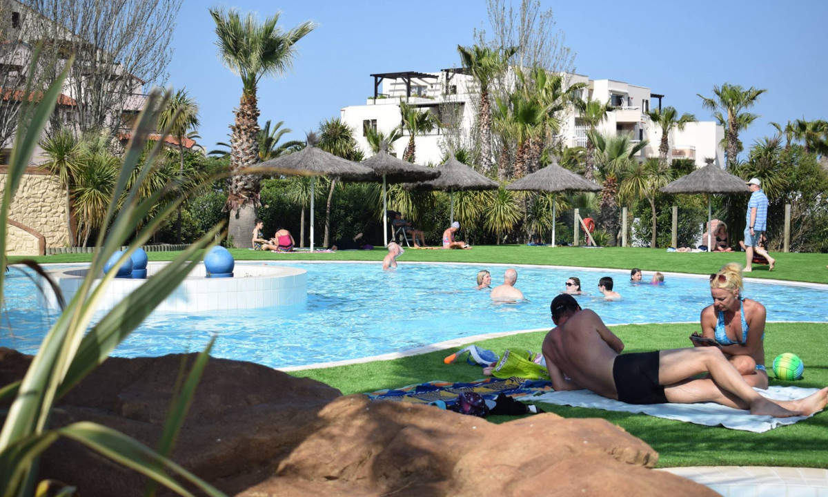 Camping-Cala-Gogo-Saint-Cyprien-zonneweide Camping-Cala-Gogo-Saint-Cyprien-zonneweide