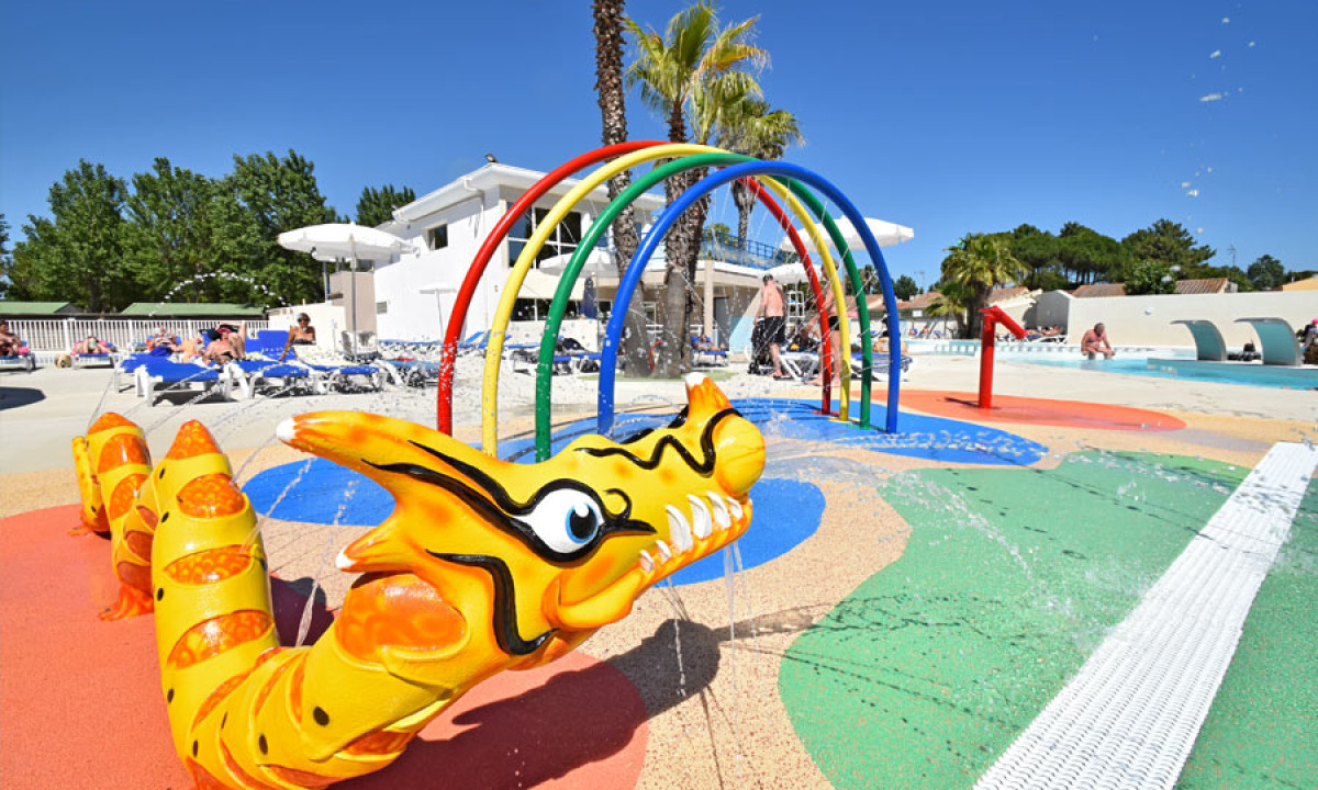 Camping-Club-Le-Napoléon-peuterbad Camping-Club-Le-Napoléon-peuterbad