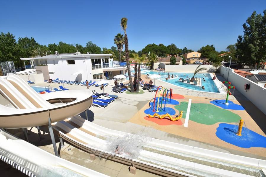 Camping-Club-Le-Napoléon-zwembad-overzicht Camping-Club-Le-Napoléon-zwembad-overzicht