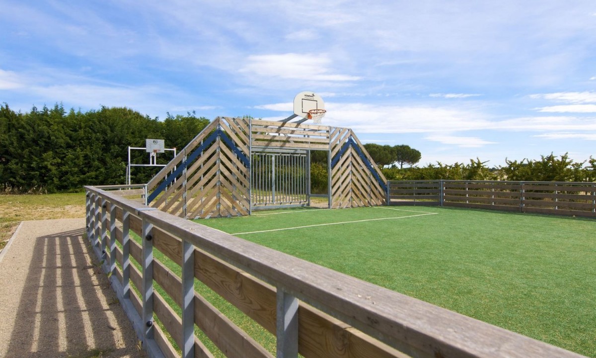 Camping-Bon-Port-Lunel-sportveld Camping-Bon-Port-Lunel-sportveld
