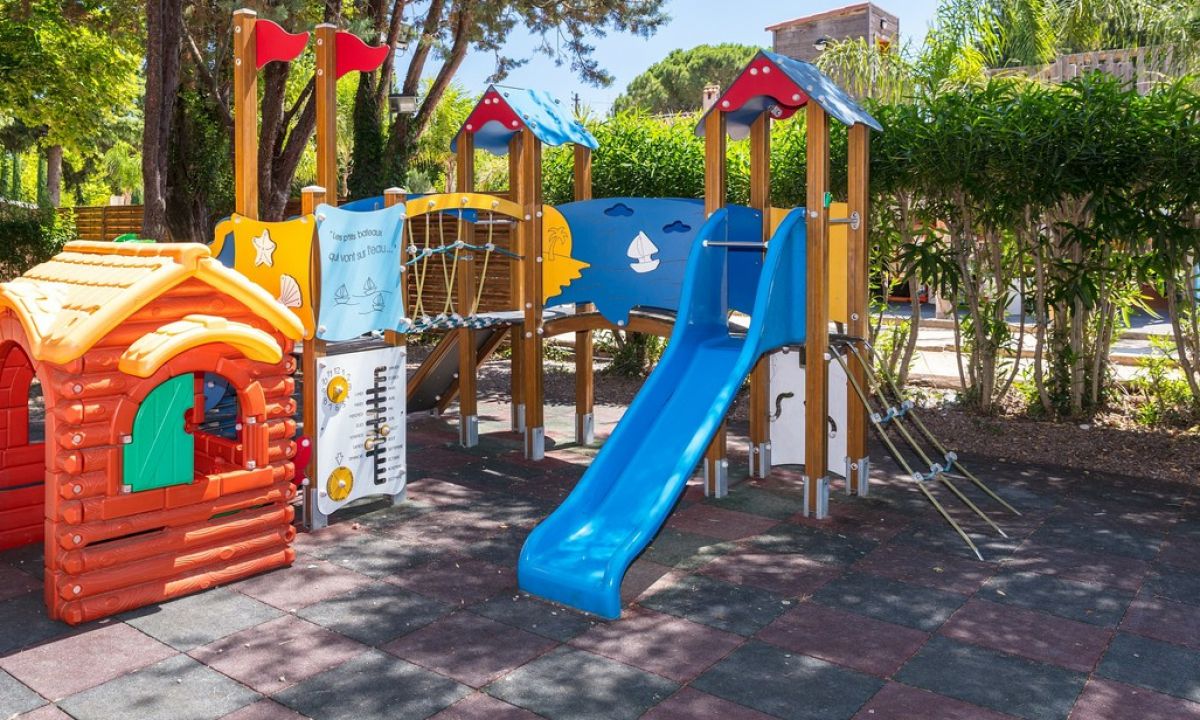 Camping-La-Barque-speeltuin Camping-La-Barque-speeltuin