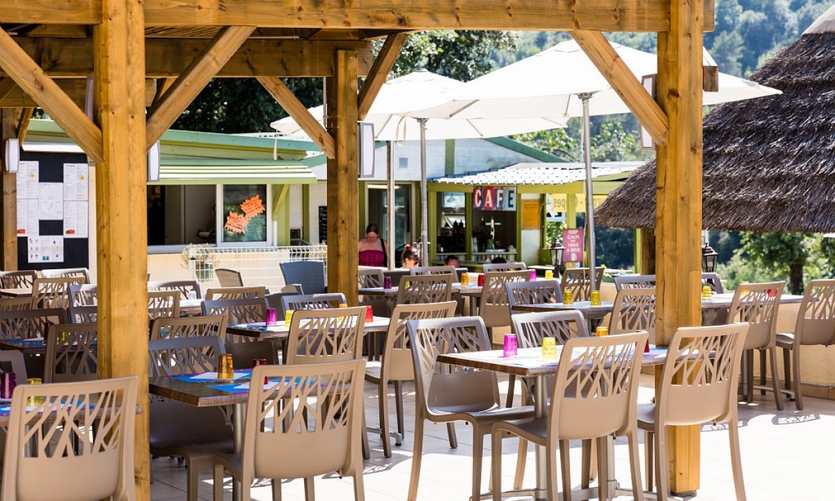 Camping-Green-Park-terras Camping-Green-Park-terras
