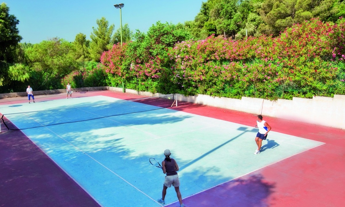 Camping-Esterel-Caravaning-tennisbaan Camping-Esterel-Caravaning-tennisbaan