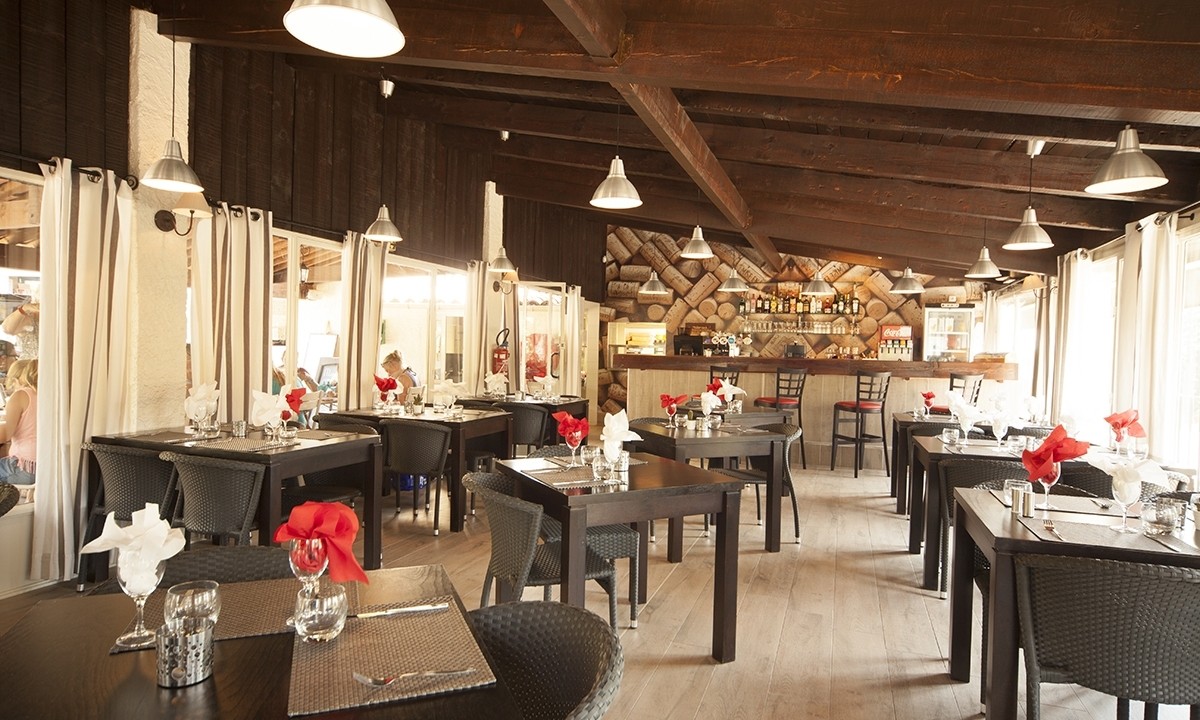 Camping-Domaine-de-la-Noguiere-restaurant Camping-Domaine-de-la-Noguiere-restaurant