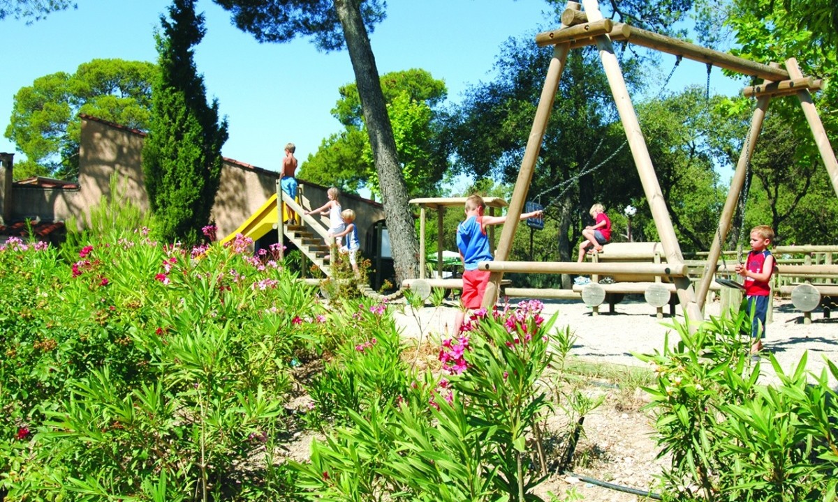 Camping-Domaine-de-la-Noguiere-speeltuin Camping-Domaine-de-la-Noguiere-speeltuin