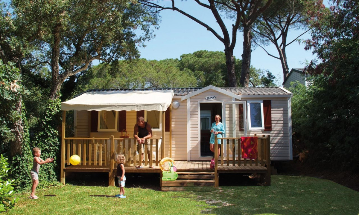 Camping-Parc-Saint-James-Parc-Montana-chalet Camping-Parc-Saint-James-Parc-Montana-chalet