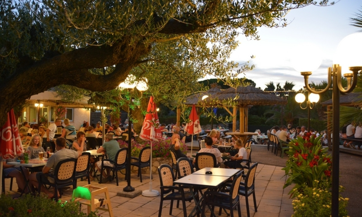 Camping-Leï-Suves-terras Camping-Leï-Suves-terras
