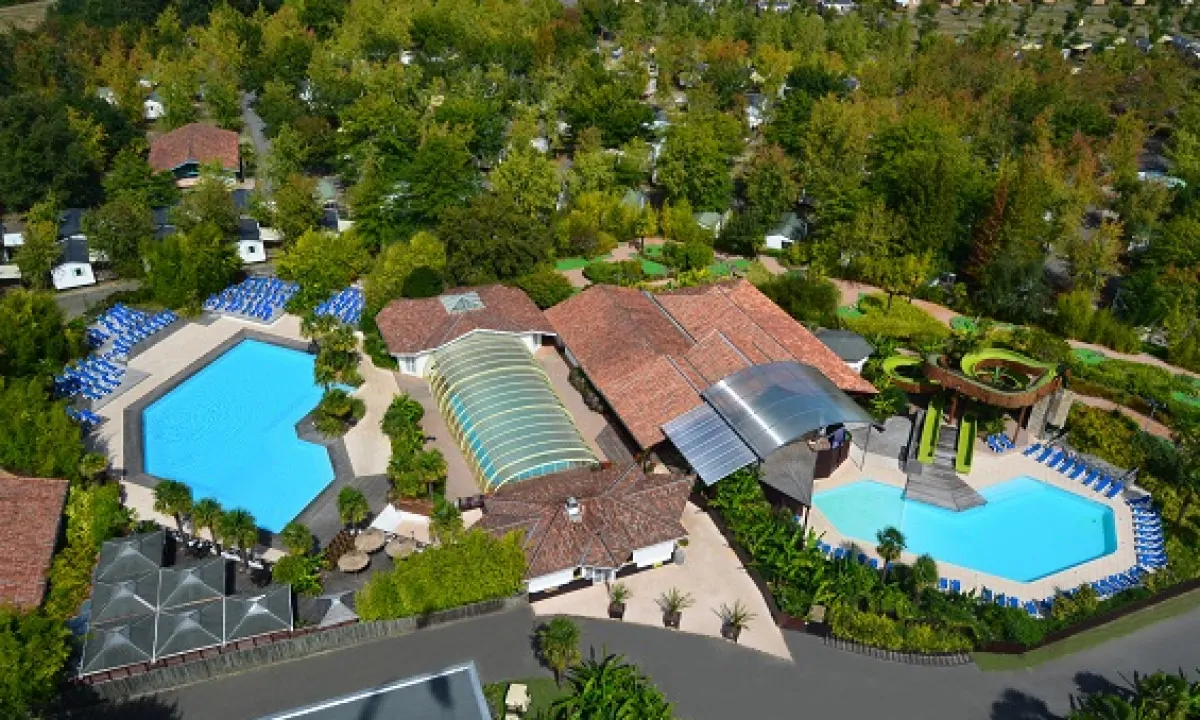 Camping-Village-Tropical-Sen-Yan-overziht-zwembad Camping-Village-Tropical-Sen-Yan-overziht-zwembad
