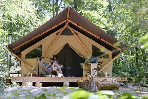 Camping Huttopia Wattwiller lodgetenten glamping