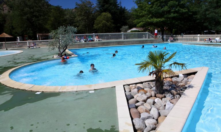Camping La Grand Terre zwembad 2 768x461