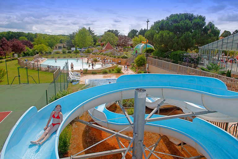 Camping Le Carbonnier glijbaan 2 768x512