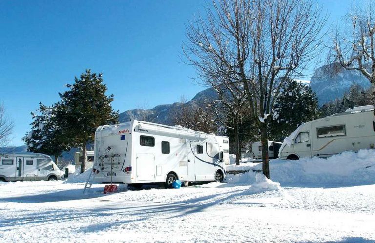 Camping Huttopia Bourg Saint Maurice wintersport camping staanplaatsen 768x498