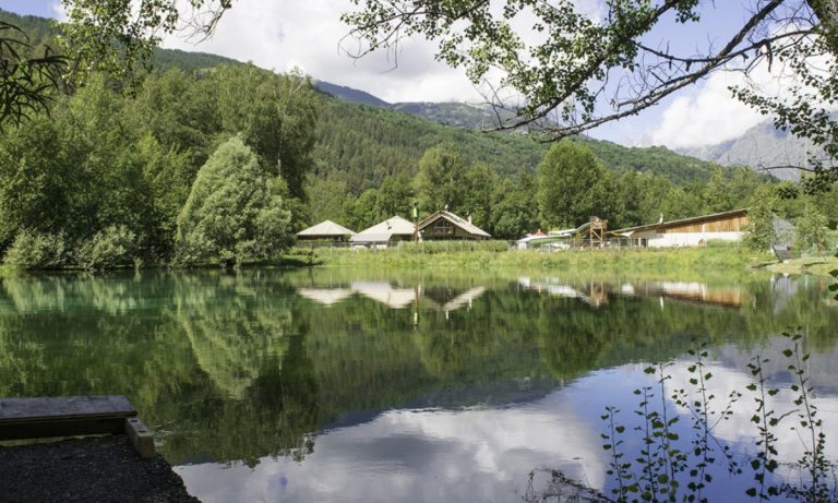 Camping Le Courounba vijver 768x461
