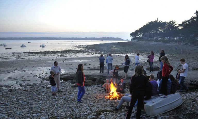 Camping Port lEpine kampvuur 768x461