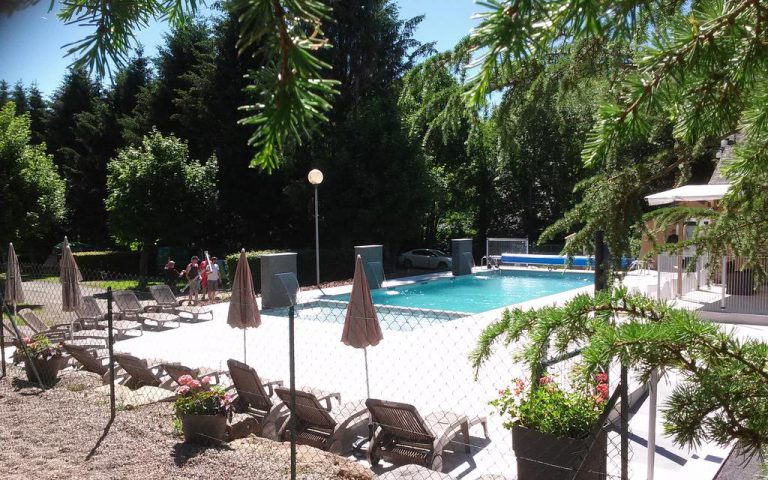 Camping Bois de Gravière zwembad 768x480