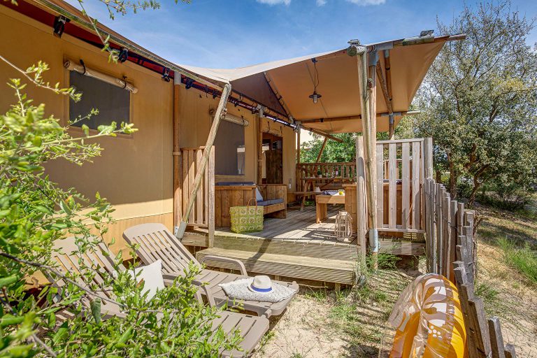 Camping Sandaya Soustons Village safaritent huren 768x512