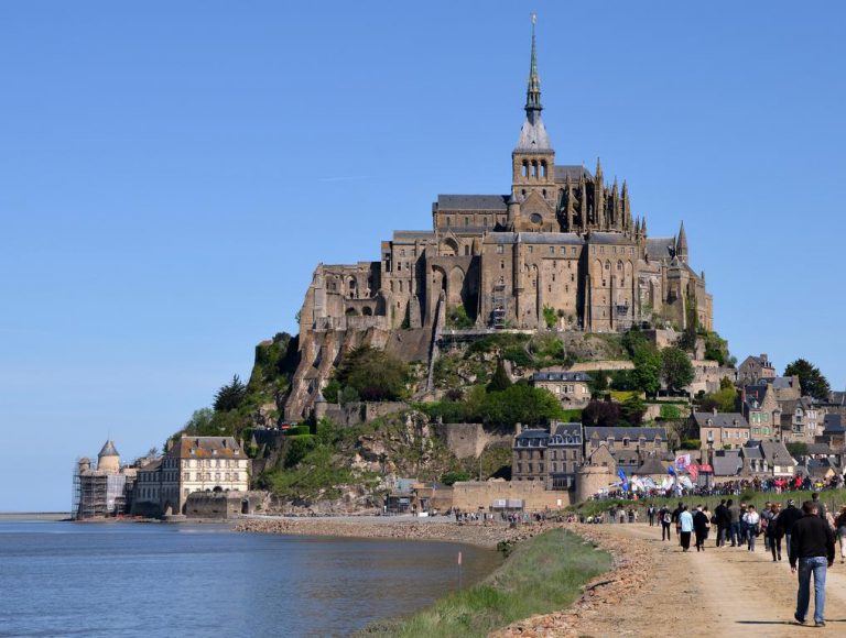 Camping Huttopia Baie du Mont St Michel Mont Saint Michel 768x580