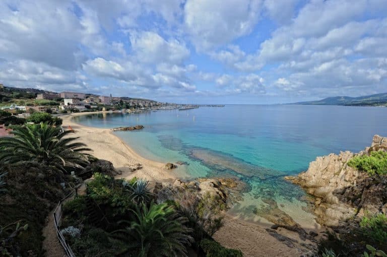 Camping U Libecciu in Olmeto op Corsica 768x510