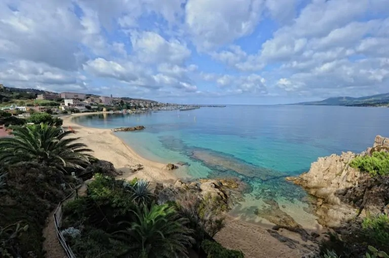 Camping U Libecciu in Olmeto op Corsica 768x510