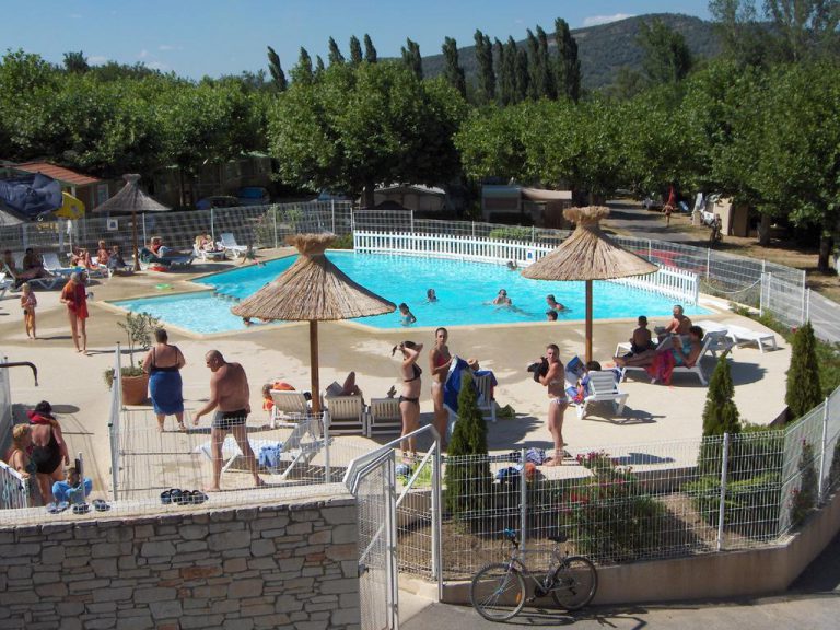 International Camping Ardeche zwembad 768x576