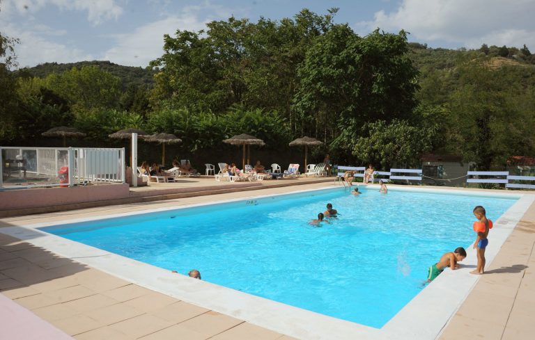Camping La Bohême Ardeche Zwembad 768x489