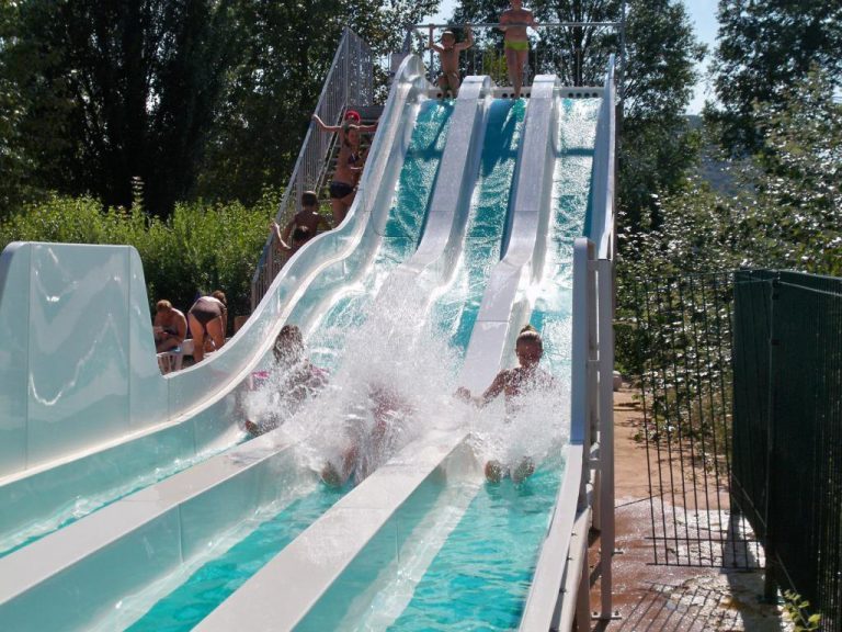 Camping L Île de la Comtesse glijbaan 768x576