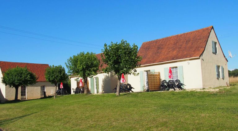 Camping D auberoche Dordogne gite huren 768x422