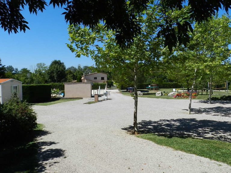 Camping Le Clos De La Lère staanplaats 768x576