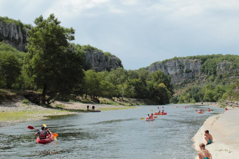 Camping Le Coin Charmant Ardeche kanovaren 768x512