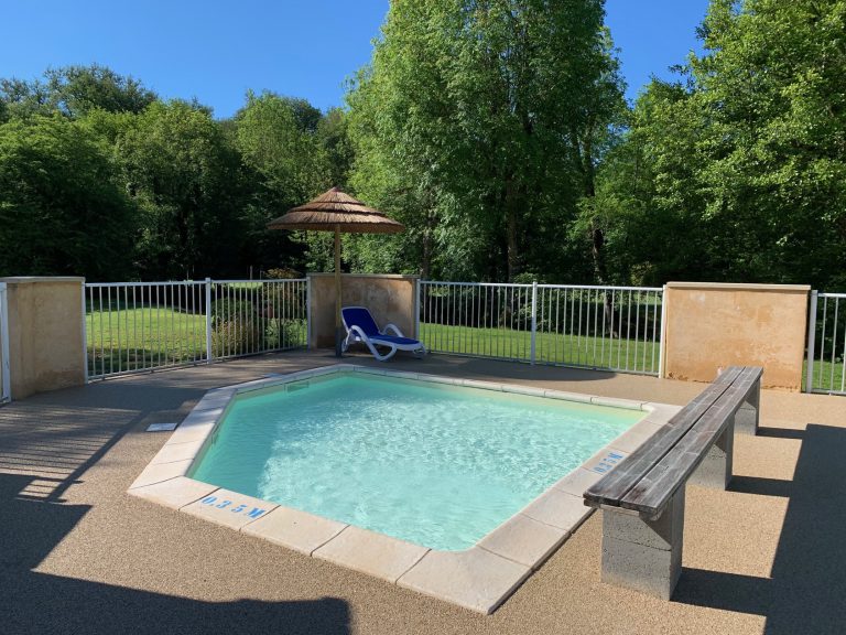 Camping Le Douzou Dordogne kinderbad 768x576