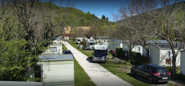 Camping Les Lavandes in Castelanne staanplaatsen 768x356