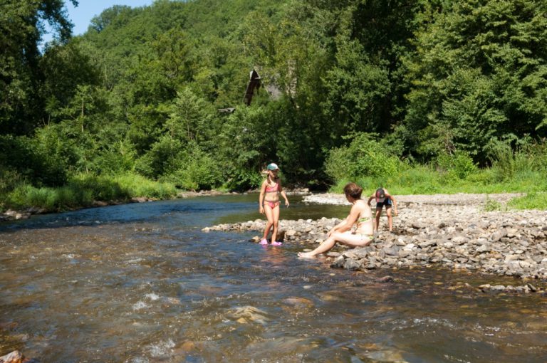 Camping La Prade rivier 768x510
