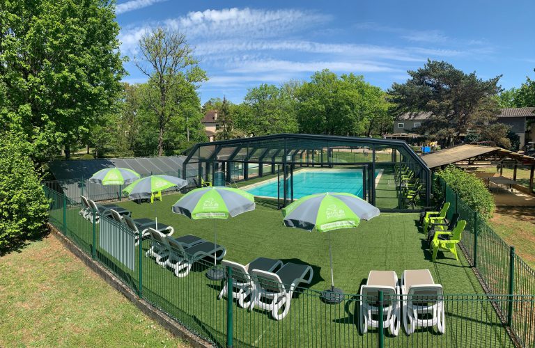 Camping Les Hirondelles overdekt zwembad 768x500