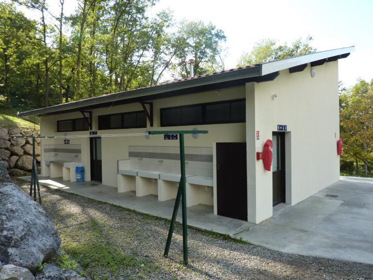 Camping municipal du Plan d Eau Rieux Volvestre sanitairgebouw 768x576
