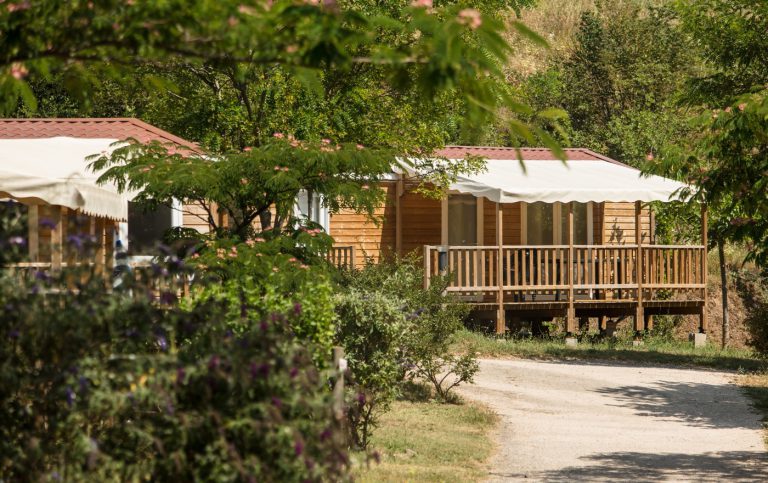 Camping Les Cerisiers du Jaur stacaravan huren 768x483