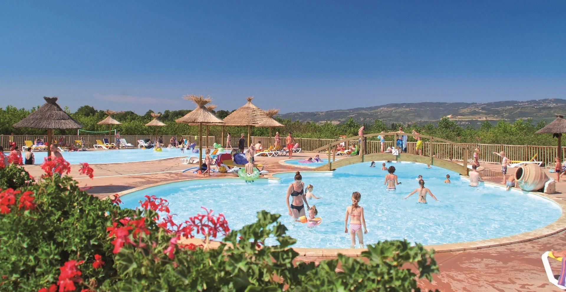 Camping Le Soleil Fruit - Camping de transit le long de l'A7 prs de  Valence