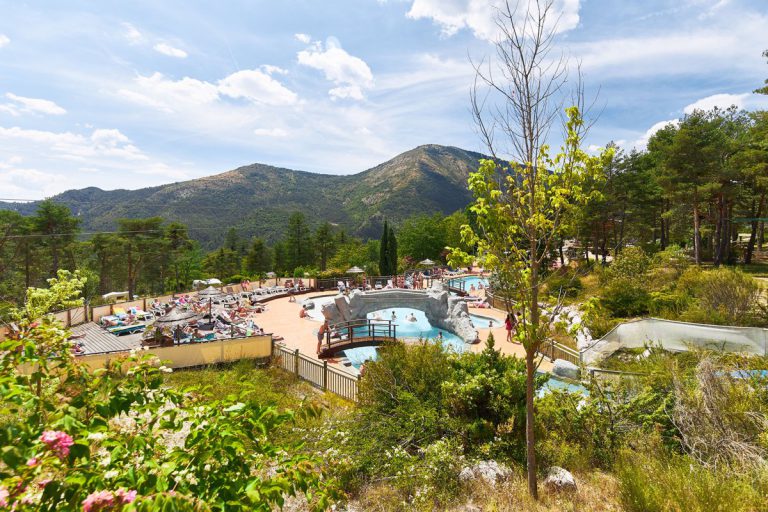 1200 800 Fill 85 RCN les Collines de Castellane camping in Verdon zwembad 11.jpg 0.0000 0 768x512