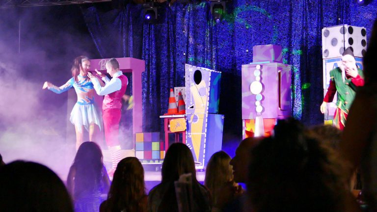 000006555661 768x432